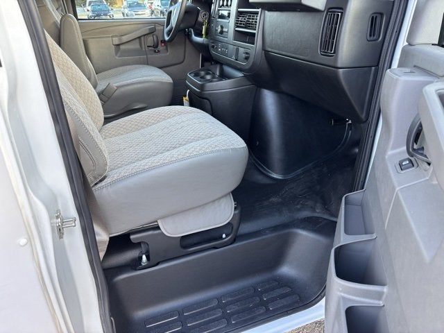 2025 GMC Savana Cutaway 3500 1WT