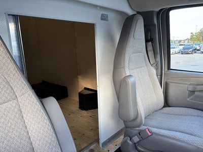 2025 GMC Savana Cutaway 3500 1WT