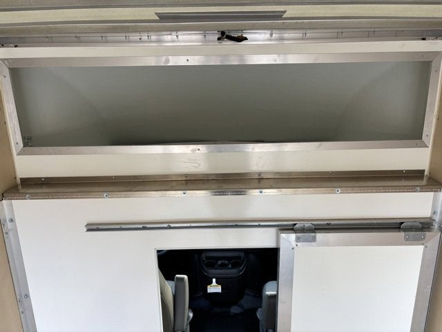 2025 GMC Savana Cutaway 3500 1WT