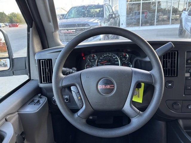 2025 GMC Savana Cutaway 3500 1WT