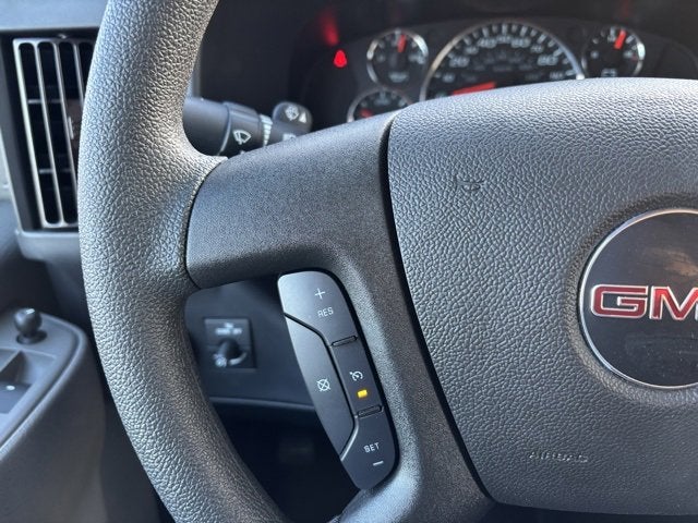 2025 GMC Savana Cutaway 3500 1WT