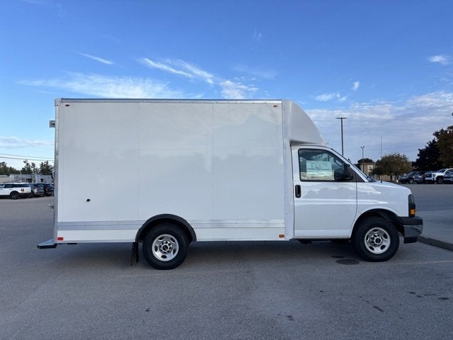 2025 GMC Savana Cutaway 3500 1WT