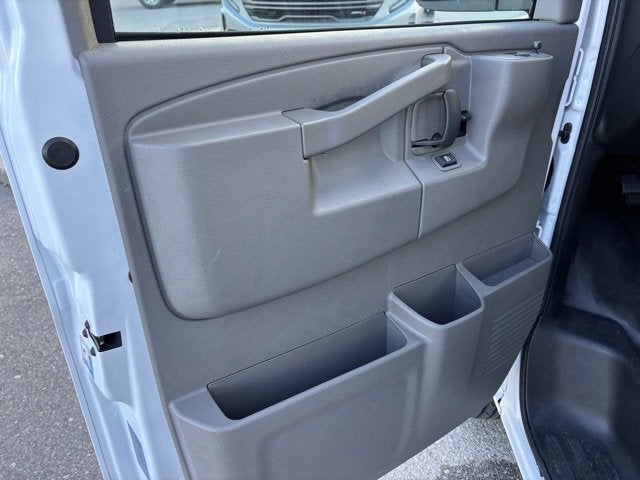 2025 GMC Savana Cutaway 3500 1WT