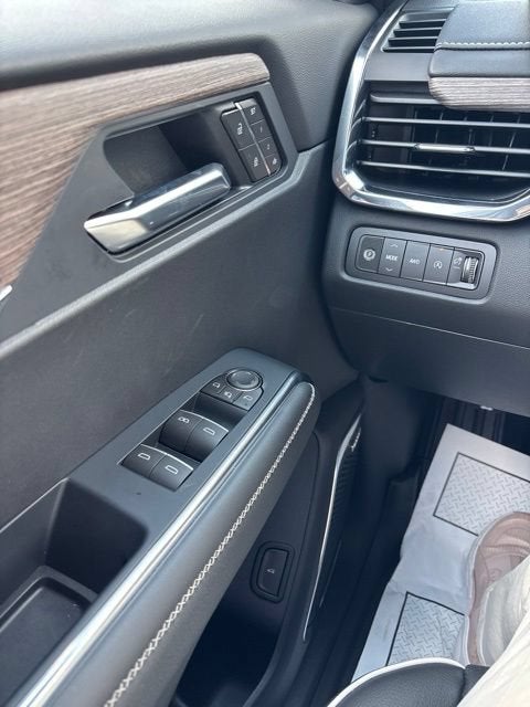2027 GMC Acadia Denali