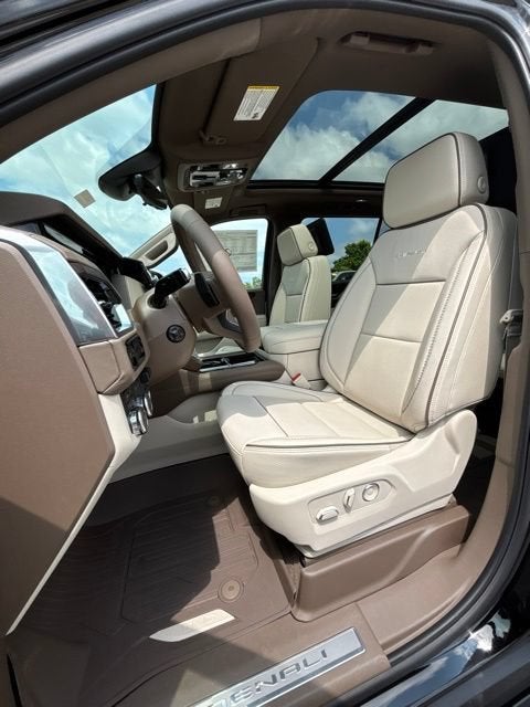 2026 GMC Yukon XL Denali - Photo 14