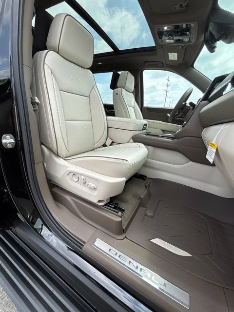 2026 GMC Yukon XL Denali - Photo 17