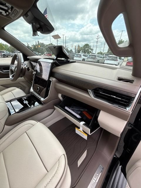 2026 GMC Yukon XL Denali - Photo 19