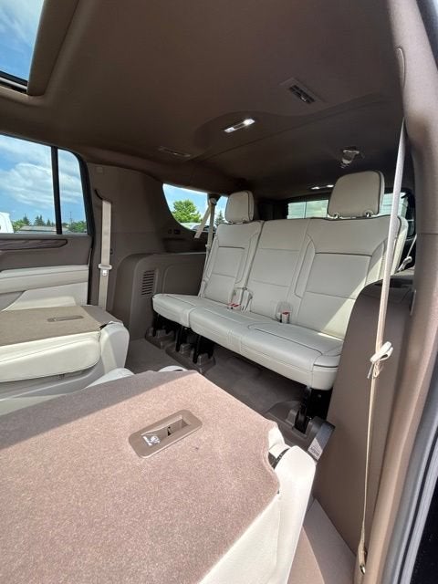 2026 GMC Yukon XL Denali - Photo 32