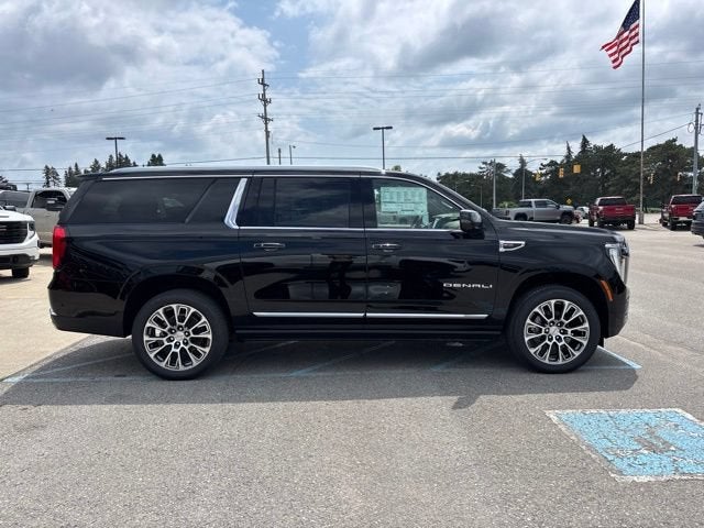 2026 GMC Yukon XL Denali - Photo 6