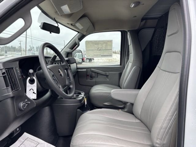 2025 GMC Savana Cargo Work Van