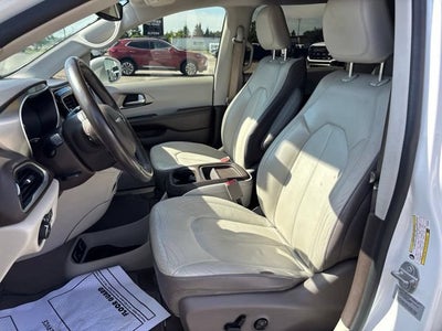 2017 Chrysler Pacifica Touring-L