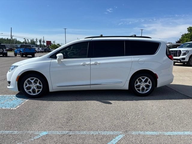 Used 2017 Chrysler Pacifica Touring-L with VIN 2C4RC1BG3HR628585 for sale in Alpena, MI