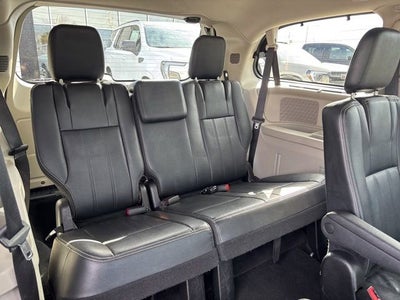 2015 Chrysler Town & Country Touring-L