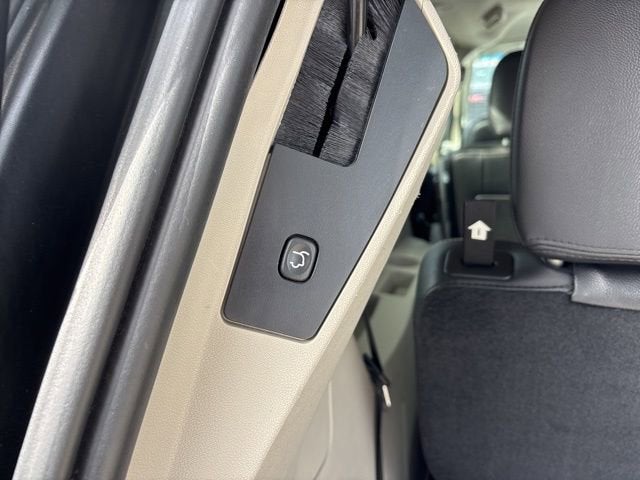2015 Chrysler Town & Country Touring-L