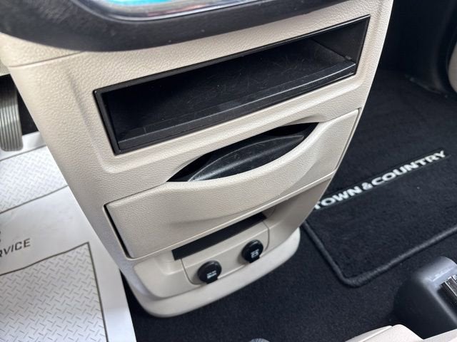 2015 Chrysler Town & Country Touring-L