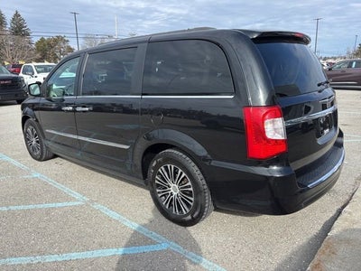 2015 Chrysler Town & Country Touring-L