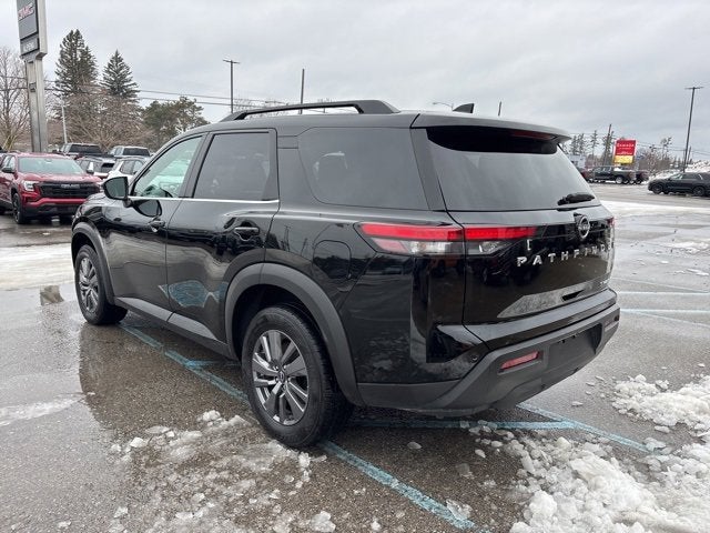 2024 Nissan Pathfinder SV