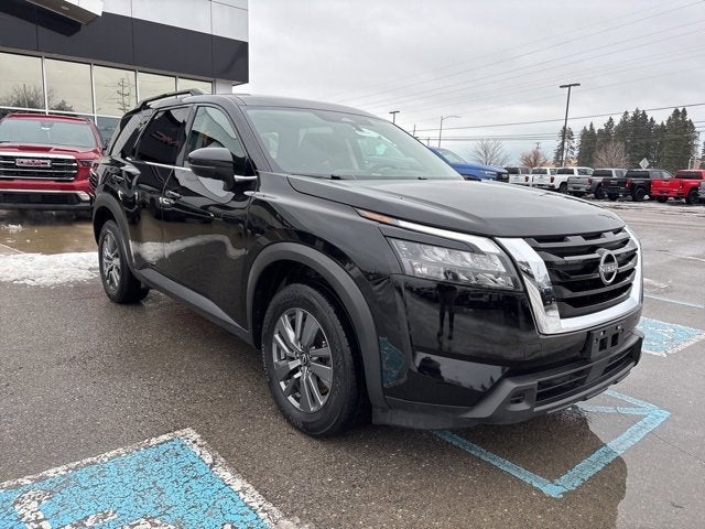2024 Nissan Pathfinder SV