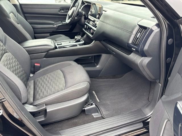 2024 Nissan Pathfinder SV 4WD