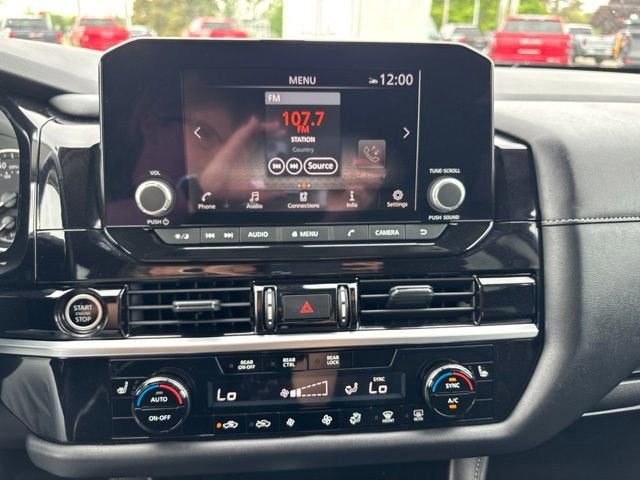 2024 Nissan Pathfinder SV 4WD