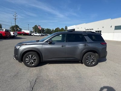 2025 Nissan Pathfinder SV