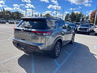 2025 Nissan Pathfinder SV