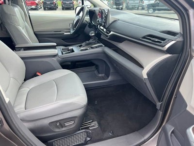 2023 Toyota Sienna XLE