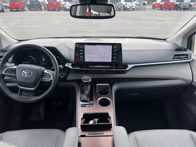 2023 Toyota Sienna XLE
