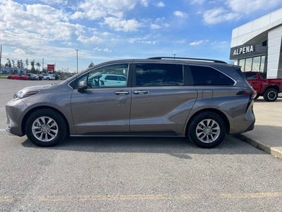 2023 Toyota Sienna XLE