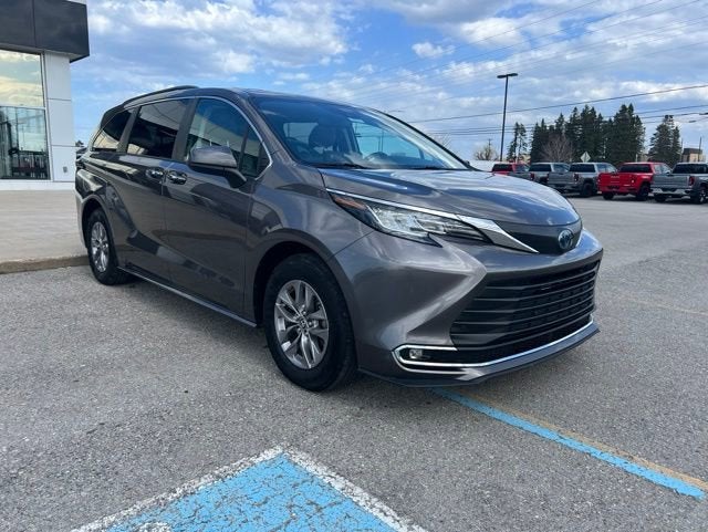 2023 Toyota Sienna XLE