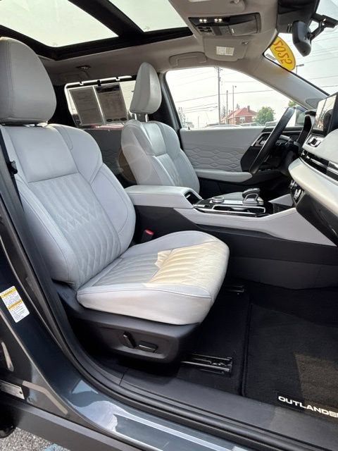 2025 Mitsubishi Outlander SEL