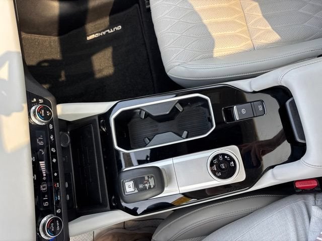 2025 Mitsubishi Outlander SEL