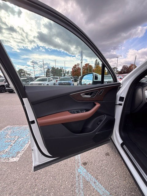 2025 Audi Q7 Premium Plus