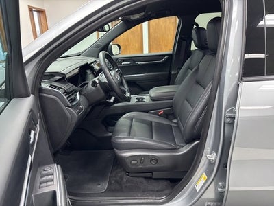 2024 GMC Acadia Elevation