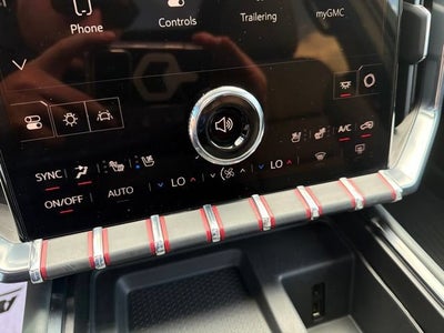 2024 GMC Acadia AT4