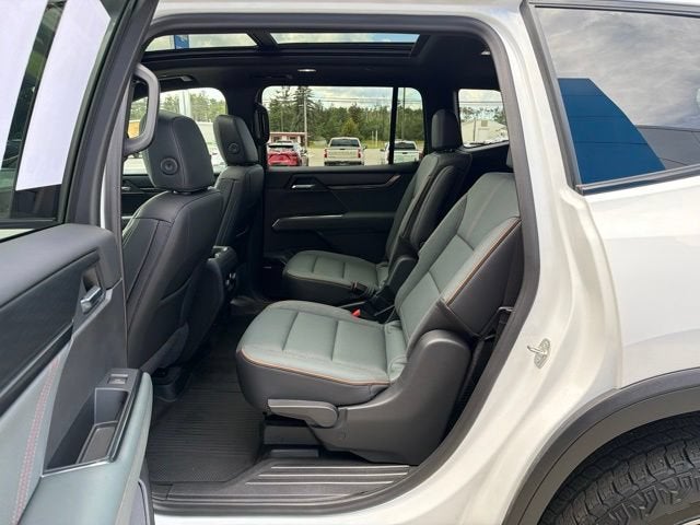 2024 GMC Acadia AT4