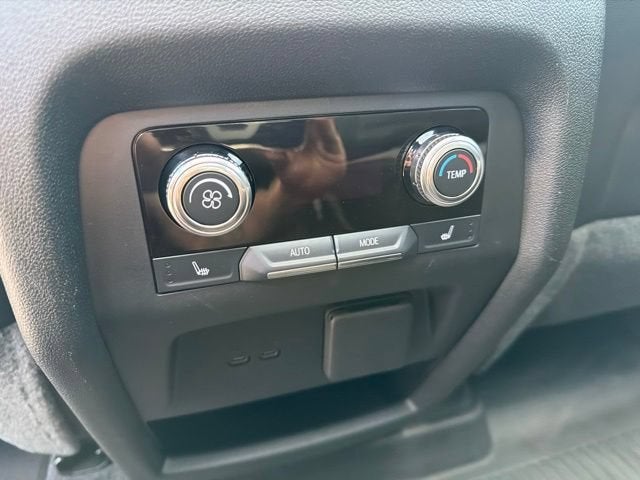 2024 GMC Acadia AT4