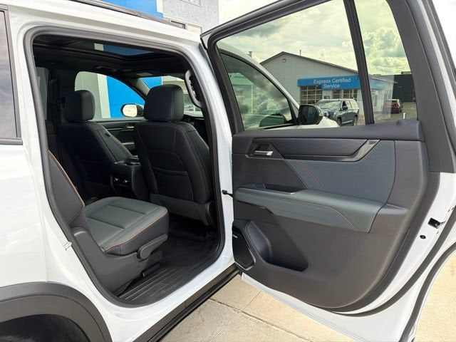 2024 GMC Acadia AT4