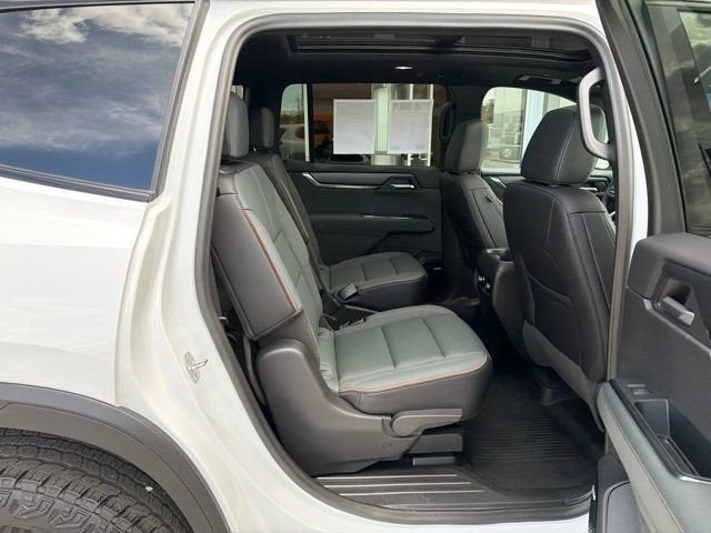 2024 GMC Acadia AT4