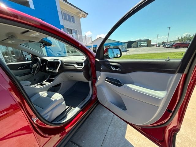 2021 GMC Acadia SLT