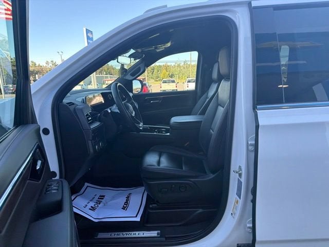2025 Chevrolet Suburban LT