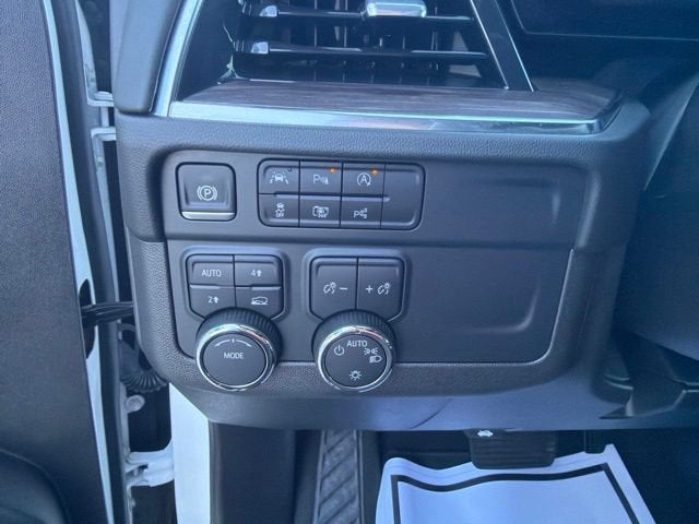 2025 Chevrolet Suburban LT