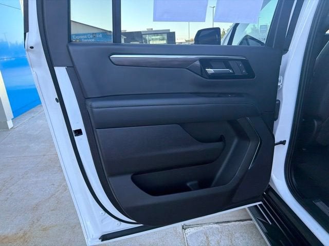 2025 Chevrolet Suburban LT