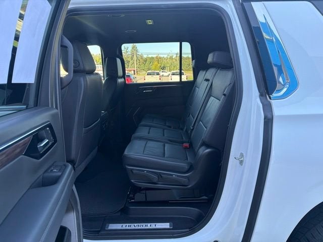2025 Chevrolet Suburban LT