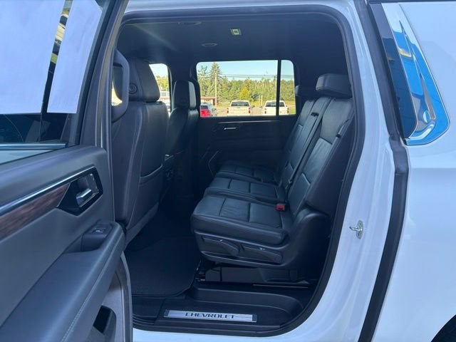 2025 Chevrolet Suburban LT