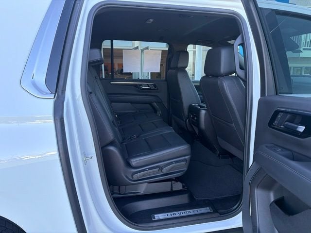 2025 Chevrolet Suburban LT