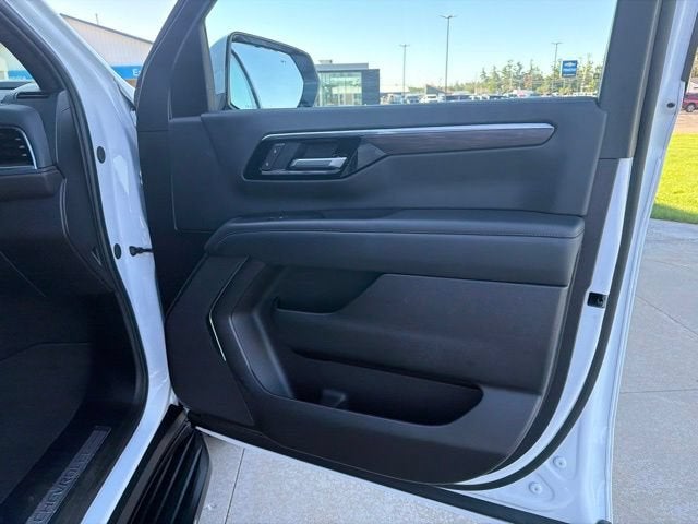 2025 Chevrolet Suburban LT