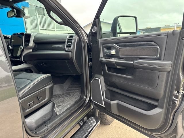 2024 RAM 2500 Laramie Crew Cab 4x4 6'4" Box