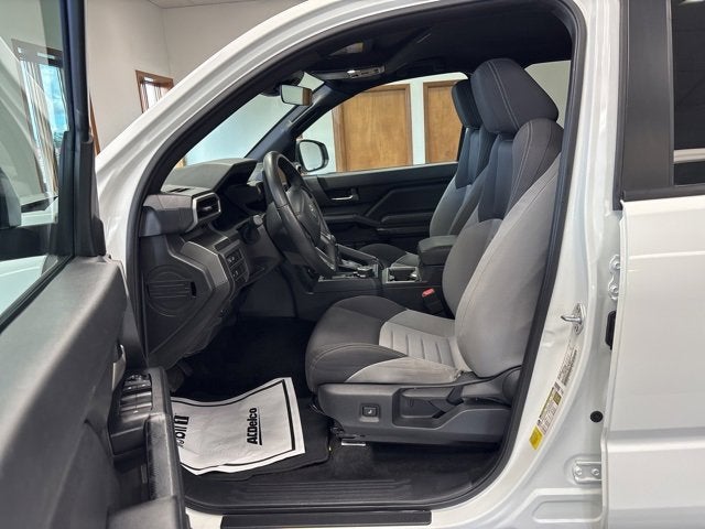 2024 Toyota Tacoma 4WD SR5