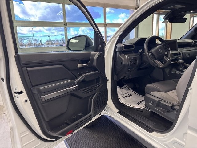 2024 Toyota Tacoma 4WD SR5